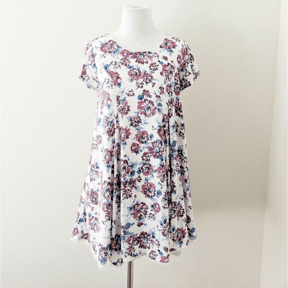Silence + Noise Urban Outfitters Size XS Short Sleeve Floral Swing Dress